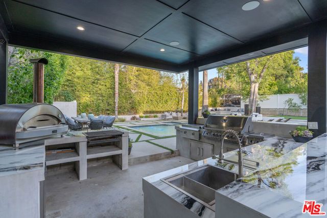 5354 Vanalden Avenue, Tarzana (los Angeles), CA 91356