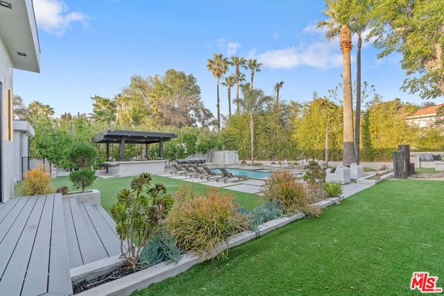 5354 Vanalden Avenue, Tarzana (los Angeles), CA 91356