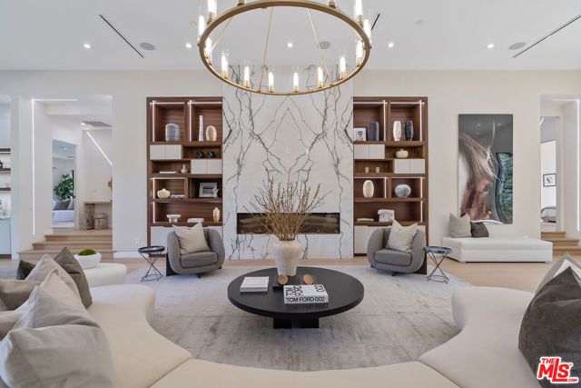 5354 Vanalden Avenue, Tarzana (los Angeles), CA 91356