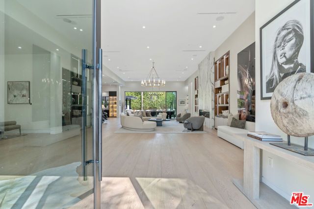 5354 Vanalden Avenue, Tarzana (los Angeles), CA 91356