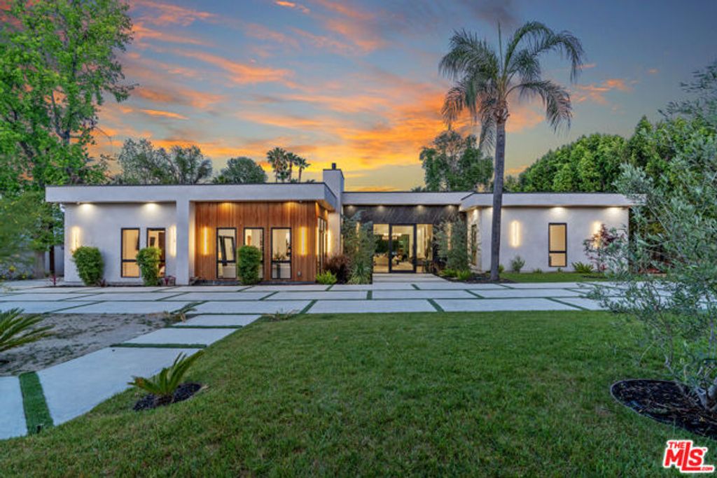 5354 Vanalden Avenue, Tarzana (los Angeles), CA 91356