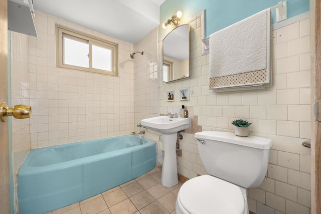 2905 W 102nd Place, Chicago, IL 60655