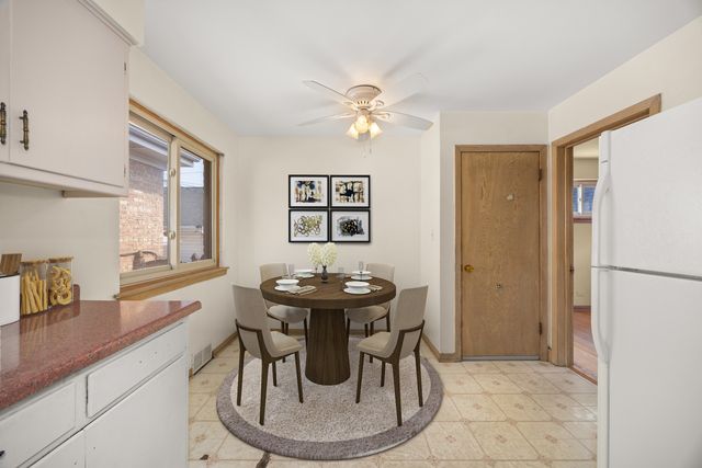 2905 W 102nd Place, Chicago, IL 60655