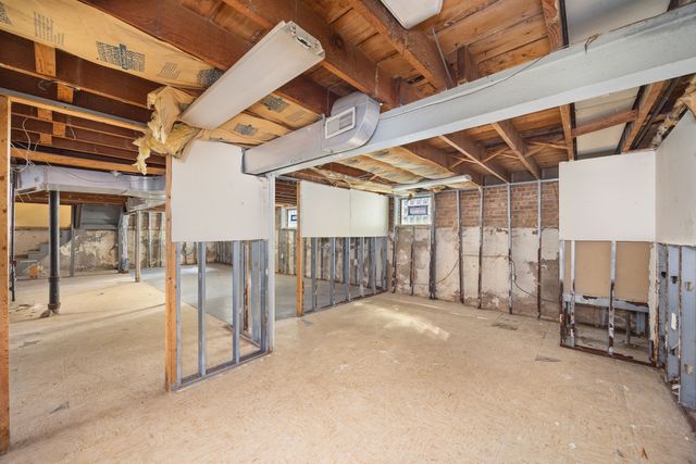 2905 W 102nd Place, Chicago, IL 60655