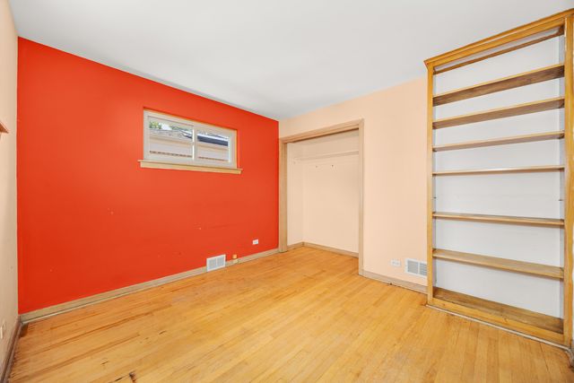 2905 W 102nd Place, Chicago, IL 60655