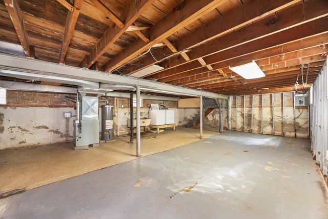 2905 W 102nd Place, Chicago, IL 60655