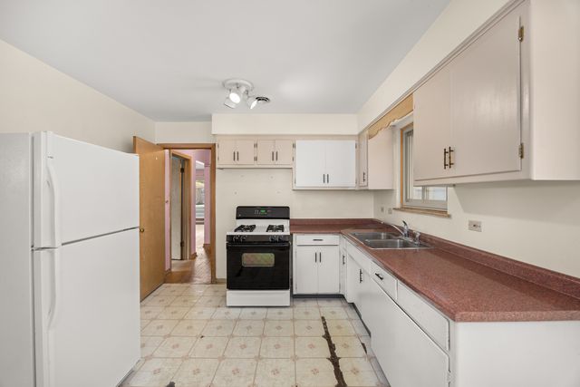 2905 W 102nd Place, Chicago, IL 60655