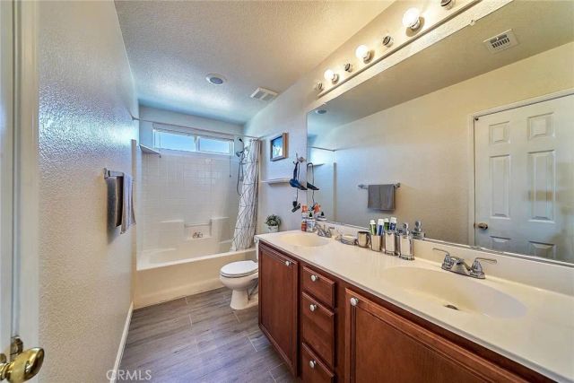 43521 Blossom, Lancaster, CA 93536