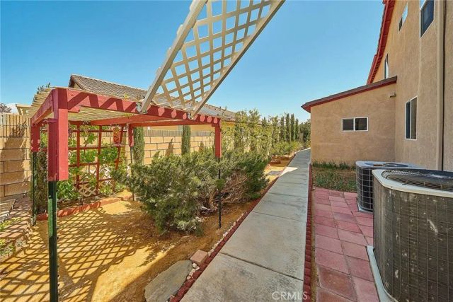 43521 Blossom, Lancaster, CA 93536
