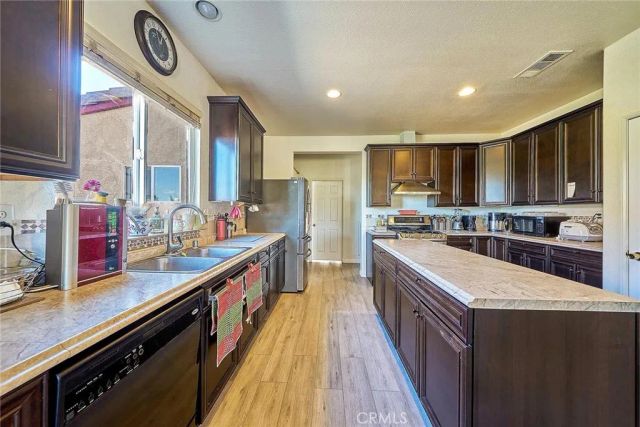 43521 Blossom, Lancaster, CA 93536