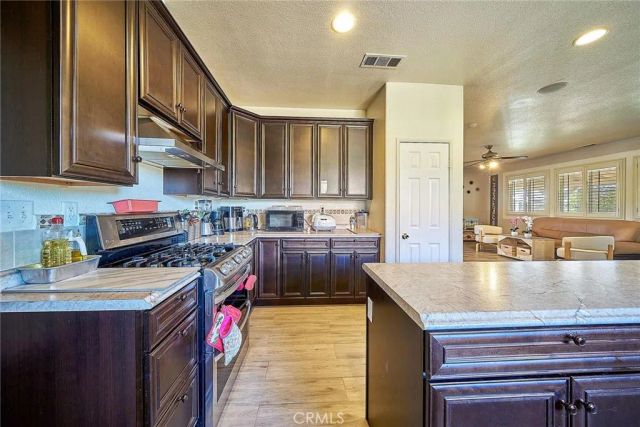 43521 Blossom, Lancaster, CA 93536