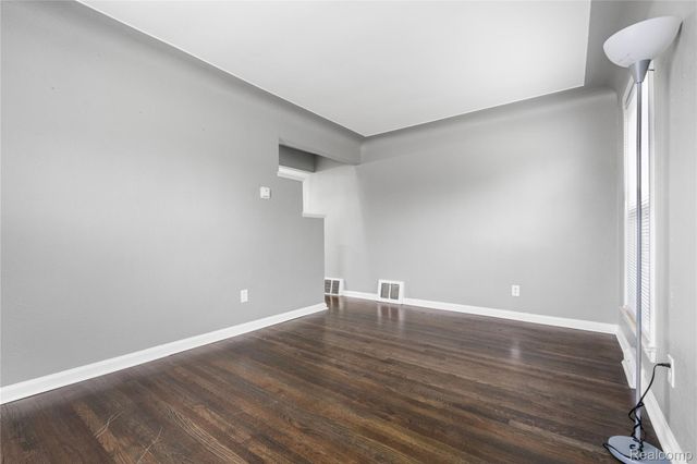 1886 15th Street, Wyandotte, MI 48192