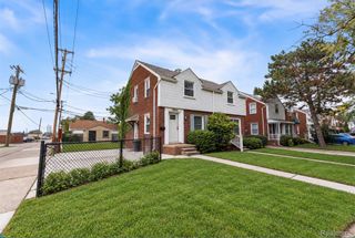 1886 15th Street, Wyandotte, MI 48192