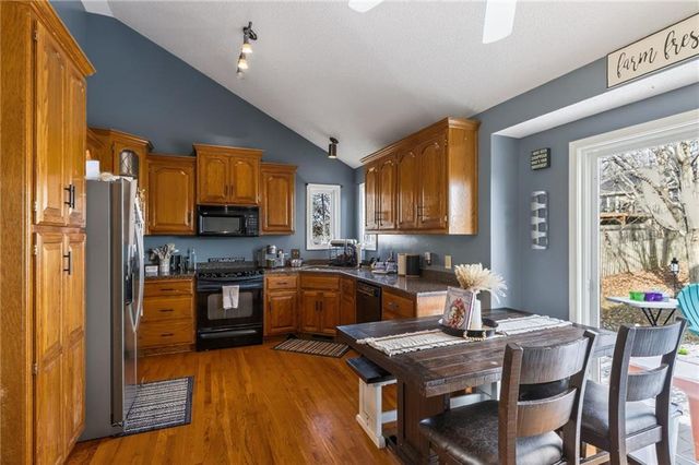 303 Porter Drive, Smithville, MO 64089