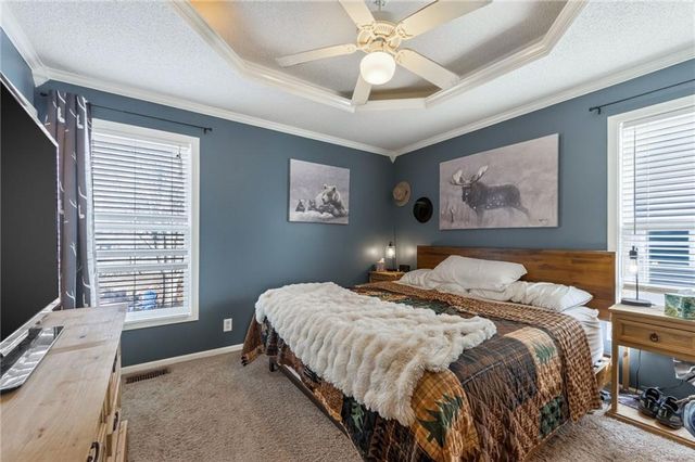 303 Porter Drive, Smithville, MO 64089