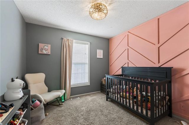 303 Porter Drive, Smithville, MO 64089