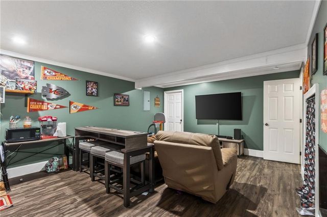 303 Porter Drive, Smithville, MO 64089