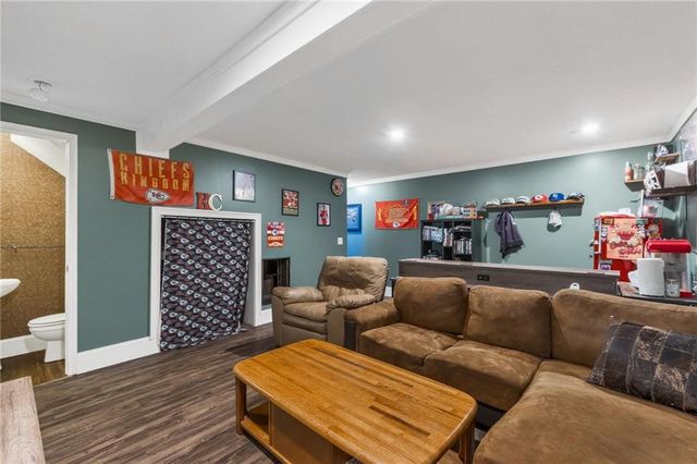 303 Porter Drive, Smithville, MO 64089