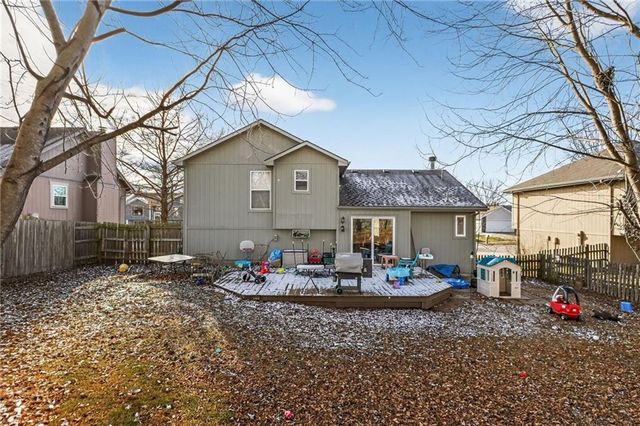 303 Porter Drive, Smithville, MO 64089