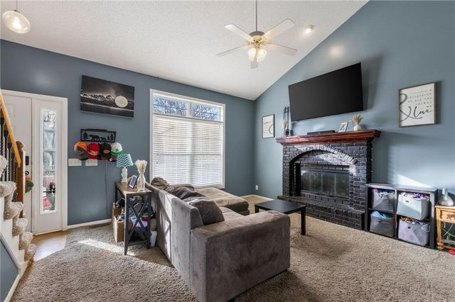 303 Porter Drive, Smithville, MO 64089