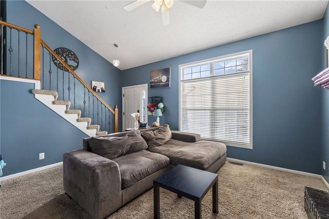 303 Porter Drive, Smithville, MO 64089