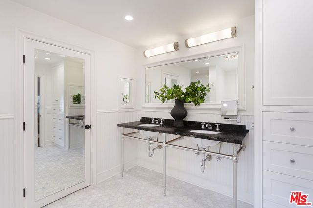 13176 Boca De Canon Lane, Los Angeles, CA 90049