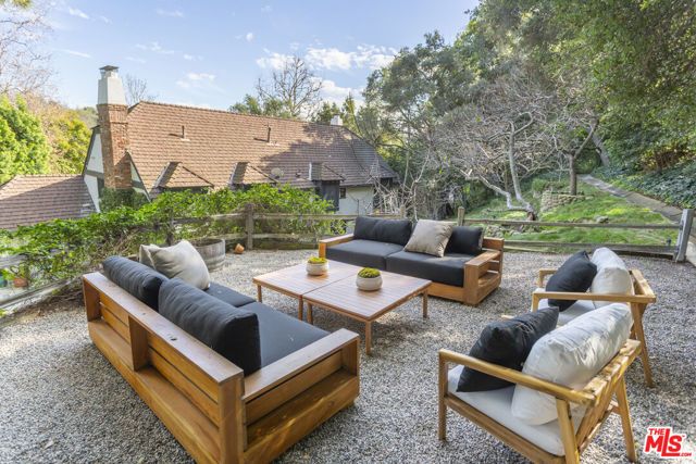 13176 Boca De Canon Lane, Los Angeles, CA 90049