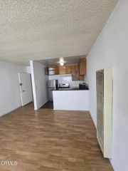 811 N Mariposa Avenue 12, Los Angeles, CA 90029