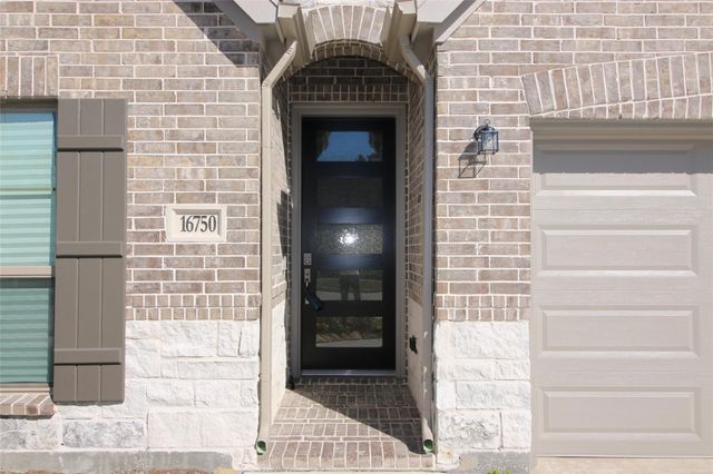 16750 Yaklin Meadow Court, Humble, TX 77346