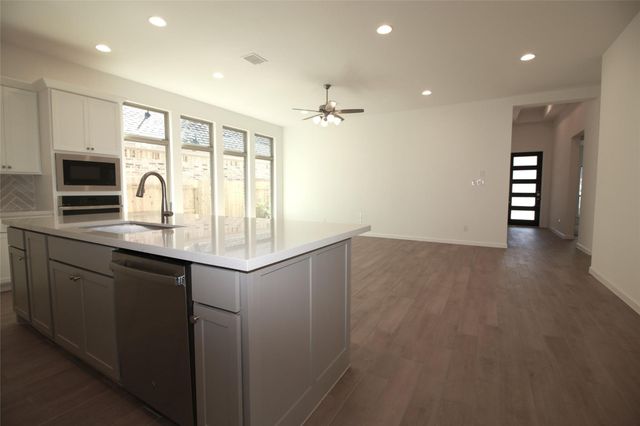 16750 Yaklin Meadow Court, Humble, TX 77346