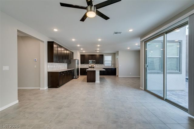 520 Founders Creek Avenue, North Las Vegas, NV 89084