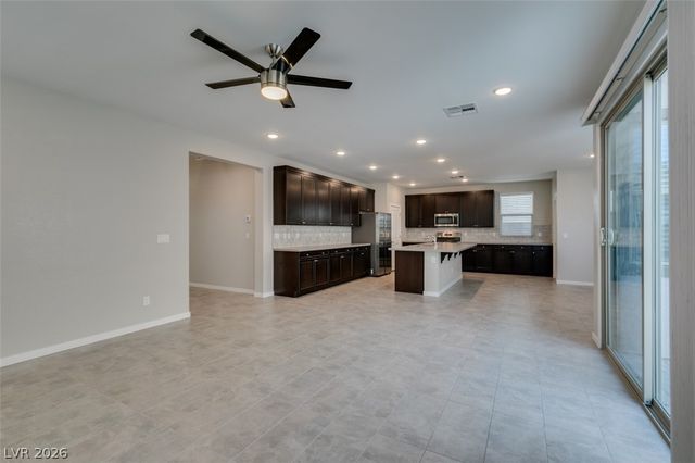 520 Founders Creek Avenue, North Las Vegas, NV 89084