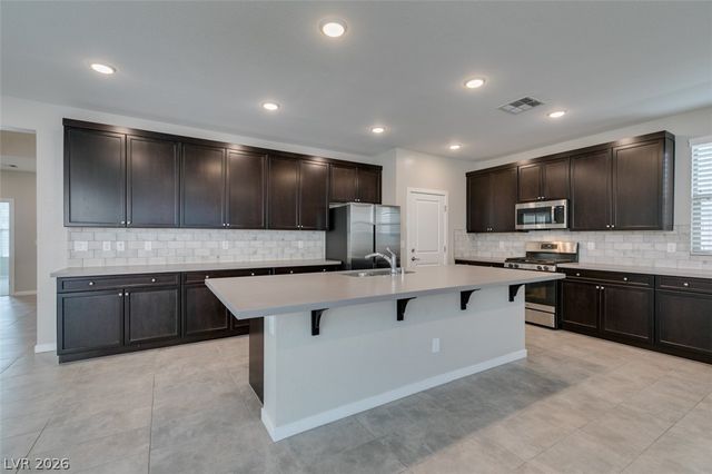 520 Founders Creek Avenue, North Las Vegas, NV 89084