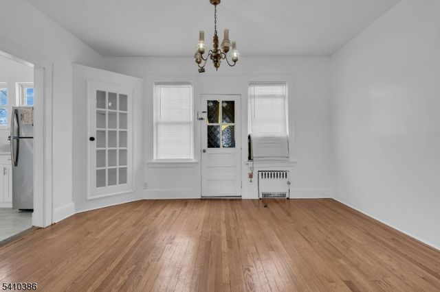 120 Springfield Rd, Linden City, NJ 07036