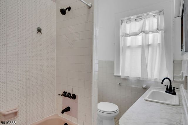 120 Springfield Rd, Linden City, NJ 07036