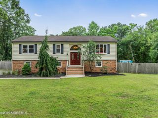 72 Molly Pitcher Lane, Freehold, NJ 07728