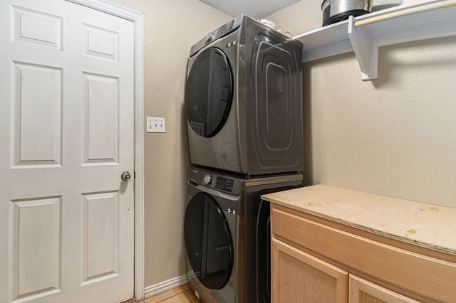 303 Valley View Court, Rio Vista, TX 76093