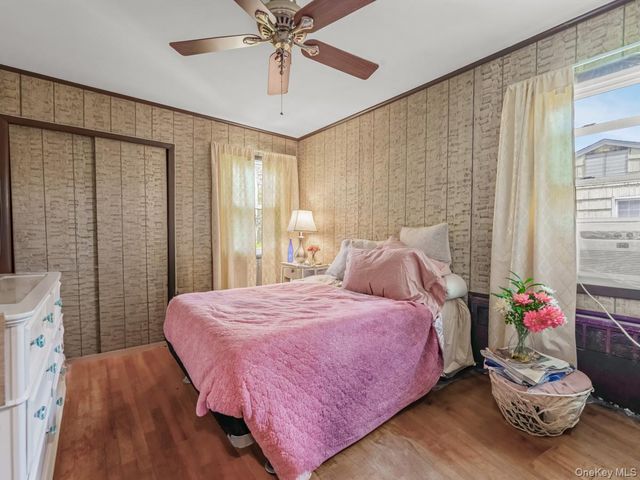 14 Greentree Circle, Westbury, NY 11590