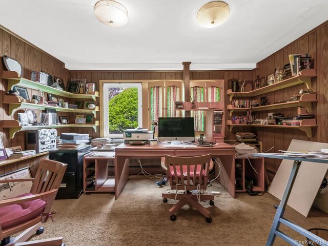 14 Greentree Circle, Westbury, NY 11590