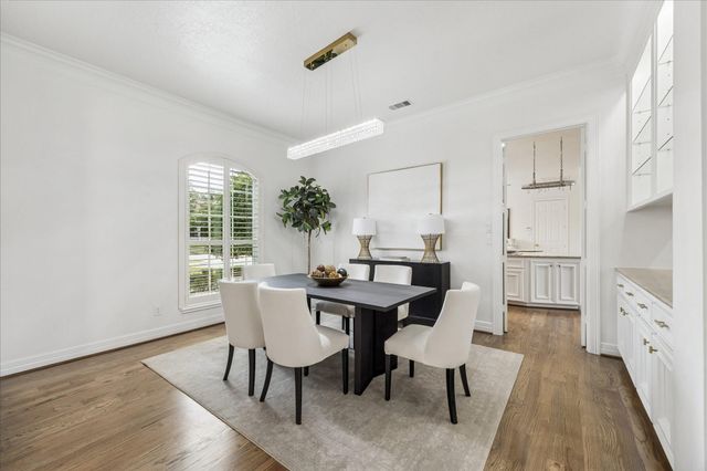 24 Villa Bend Drive, Houston, TX 77069