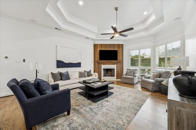 24 Villa Bend Drive, Houston, TX 77069