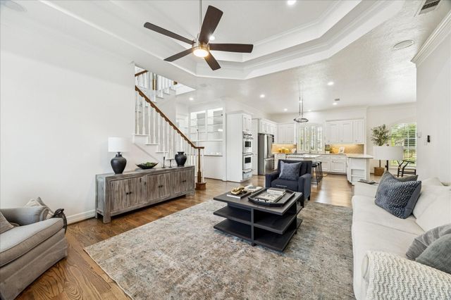 24 Villa Bend Drive, Houston, TX 77069