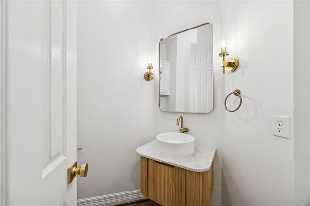 24 Villa Bend Drive, Houston, TX 77069