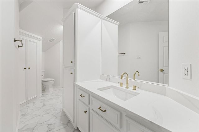 24 Villa Bend Drive, Houston, TX 77069