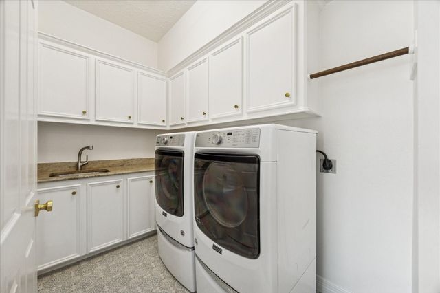 24 Villa Bend Drive, Houston, TX 77069