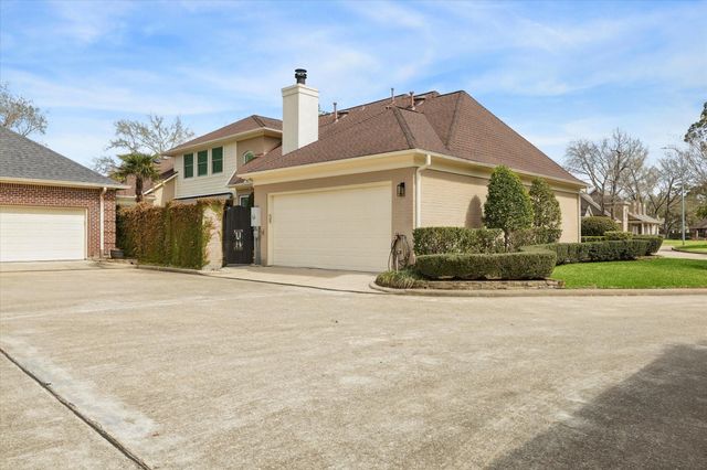 24 Villa Bend Drive, Houston, TX 77069