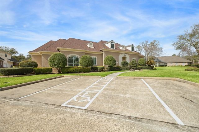24 Villa Bend Drive, Houston, TX 77069