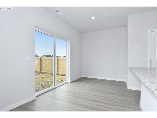 1367 OWL Ave, Woodburn, OR 97071