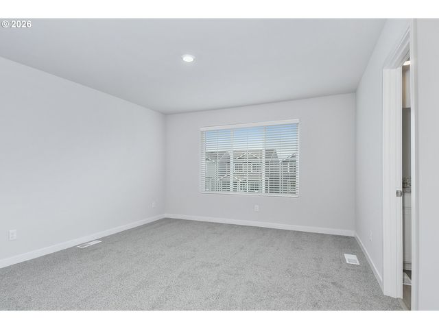 1367 OWL Ave, Woodburn, OR 97071