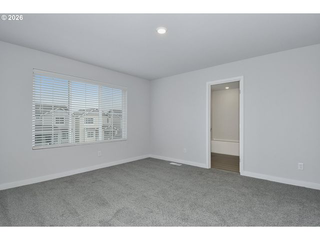 1367 OWL Ave, Woodburn, OR 97071